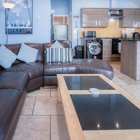 Ewyn Y Don - 2 Bedroom Apartment - Pendine Exterior foto