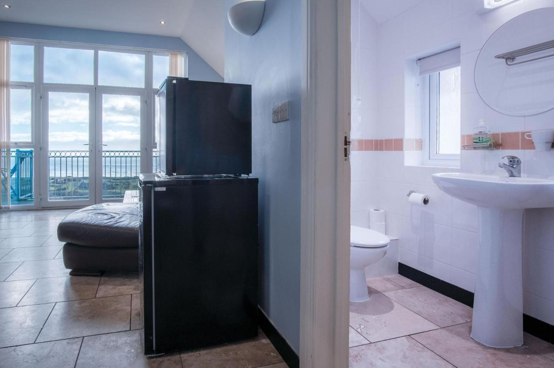 Ewyn Y Don - 2 Bedroom Apartment - Pendine Exterior foto