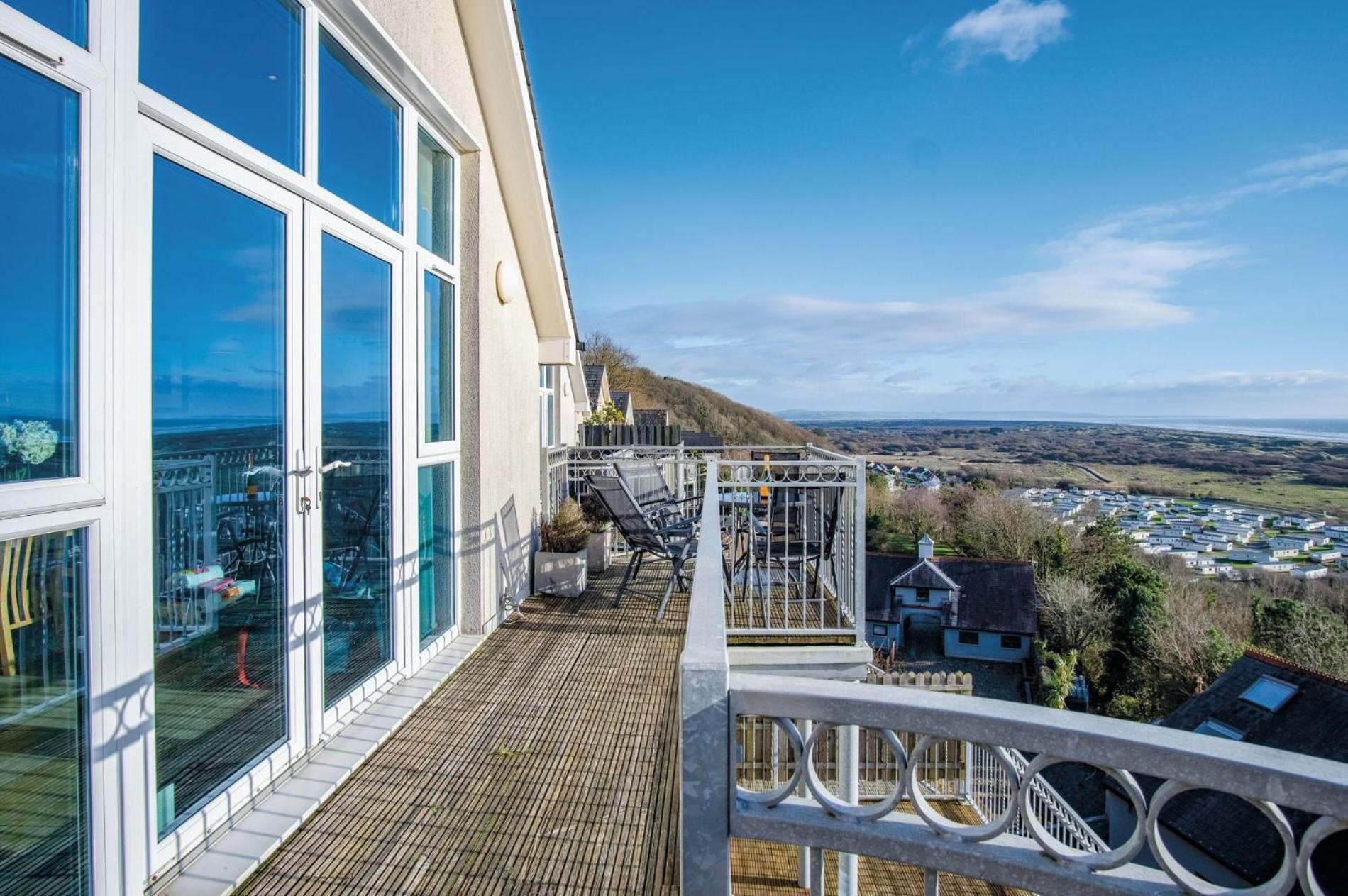 Ewyn Y Don - 2 Bedroom Apartment - Pendine Exterior foto